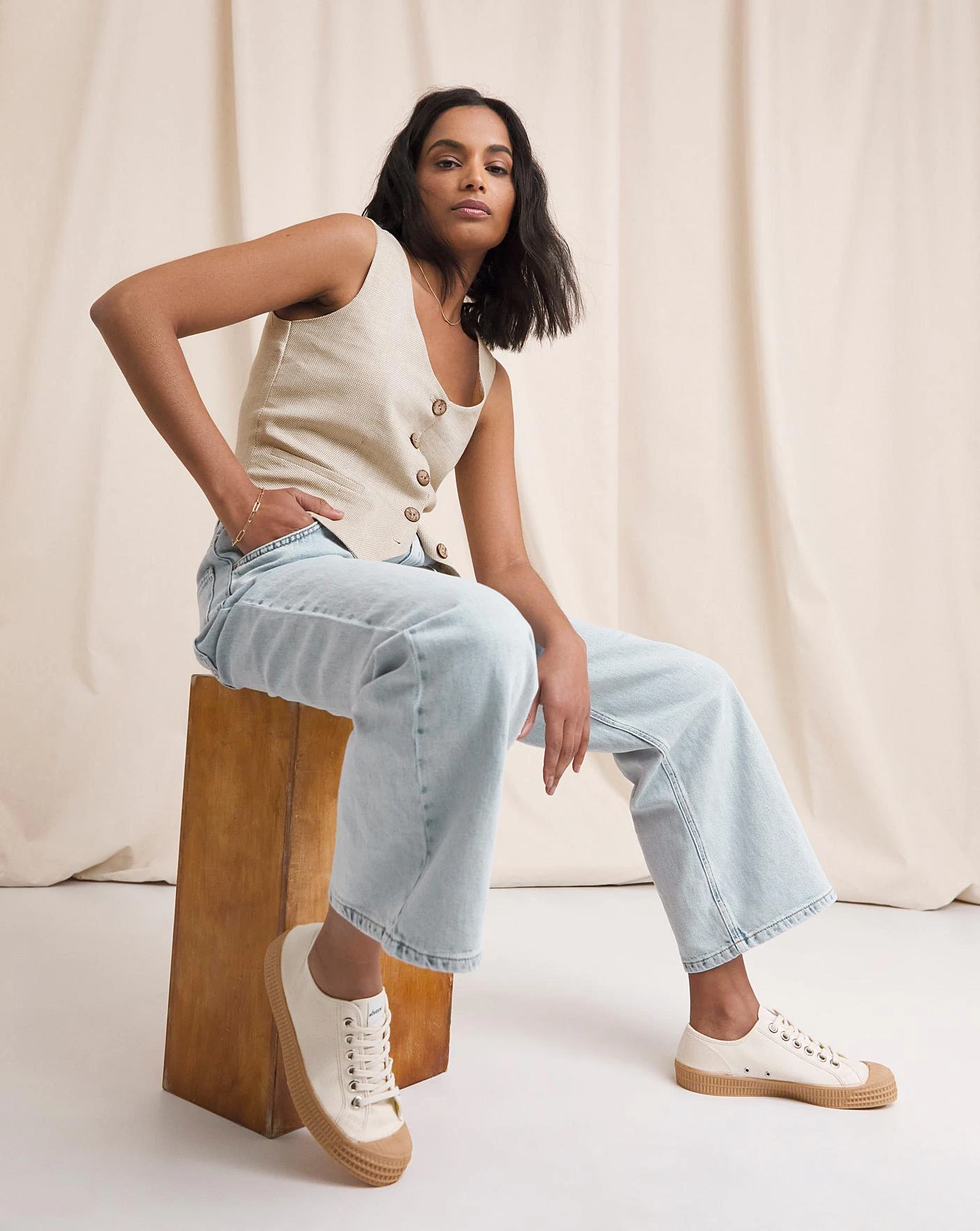 Anise Poppy Bleach Wash Slouch Jeans| Bleach Wash 6 Anise Poppy Bleach Wash Slouch Jeans| Bleach Wash - Image 4