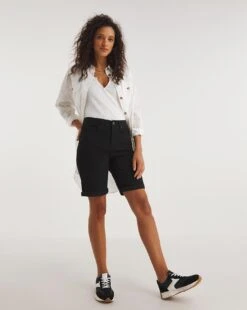 Black 24/7 Knee Shorts| Black