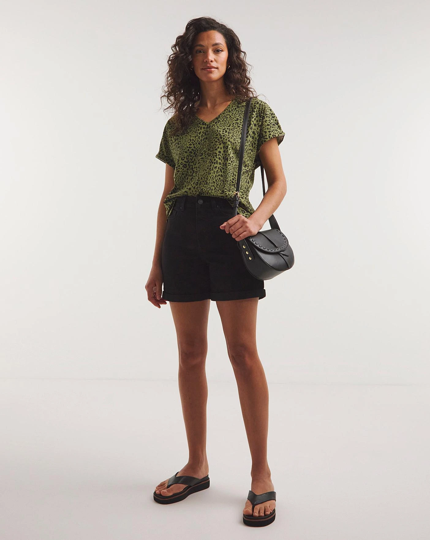 Black 24/7 Mid Shorts| Black 3 Black 24/7 Mid Shorts| Black