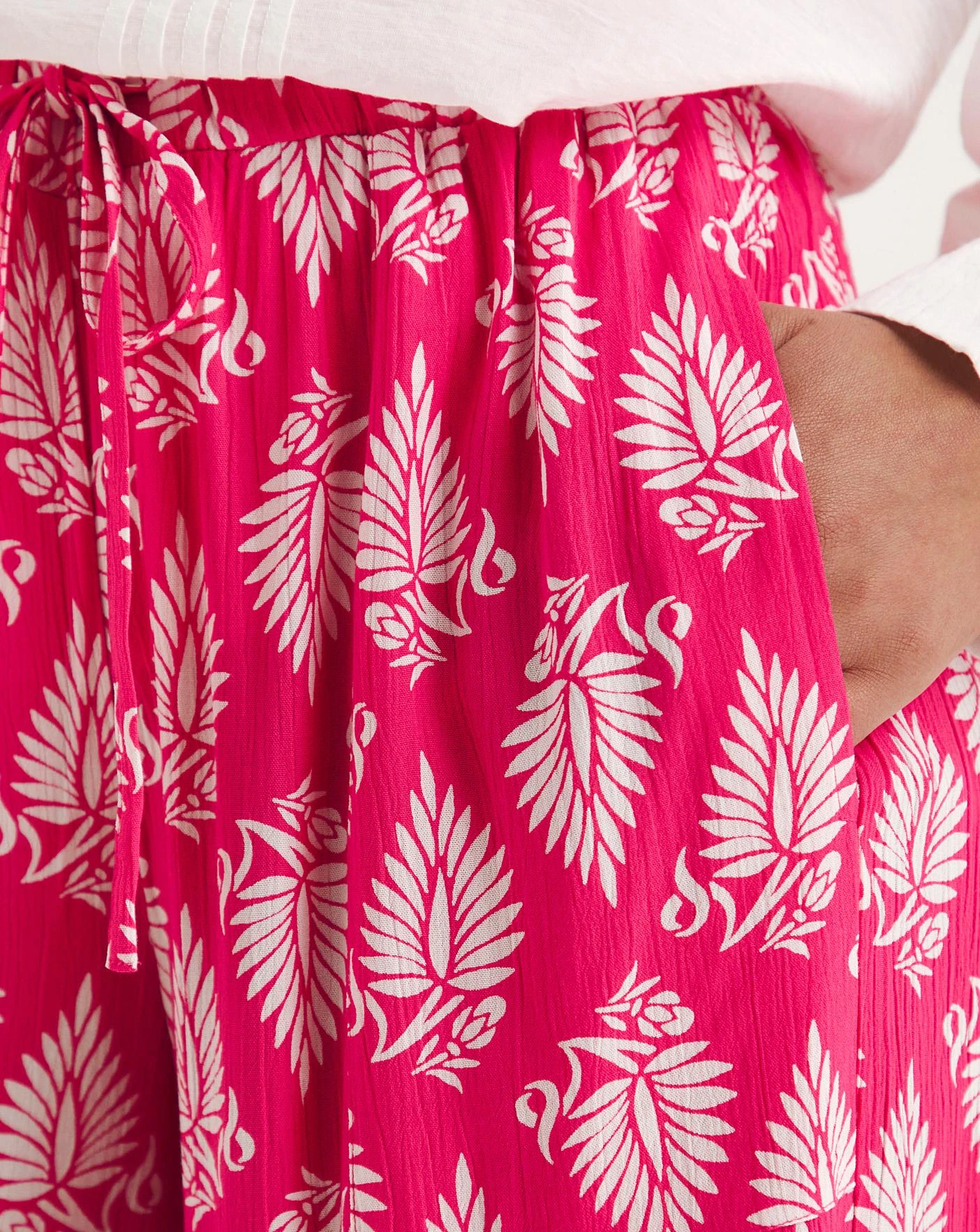 Pink Print Crinkle Wide Leg Trousers| Pink Print 5 Pink Print Crinkle Wide Leg Trousers| Pink Print - Image 3