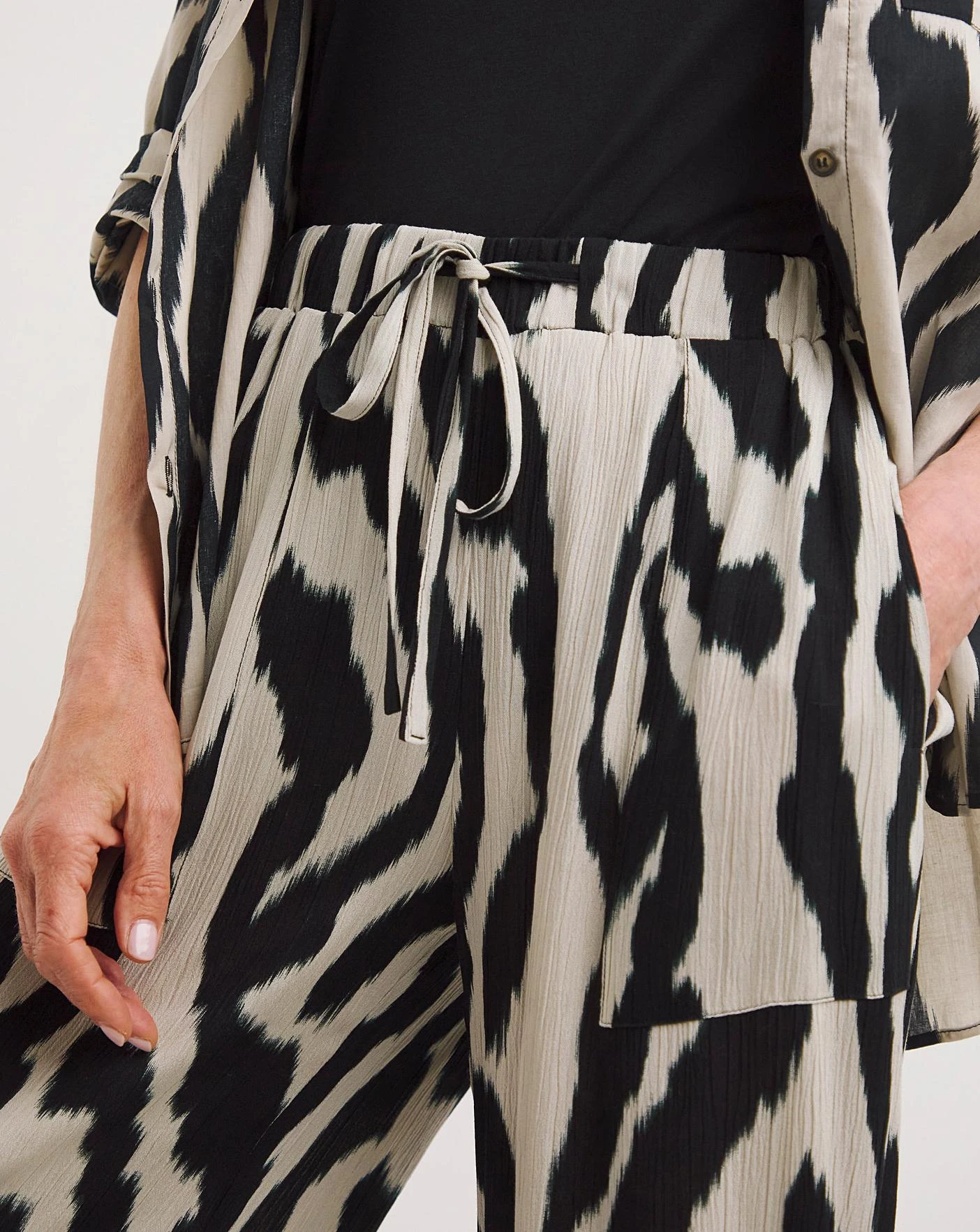 Zebra Print Crinkle Wide Leg Trousers| Zebra 6 Zebra Print Crinkle Wide Leg Trousers| Zebra - Image 4