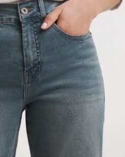 24/7 Vintage Blue Boyfriend Jeans Made With Organic Cotton| Light Vintage Bleach 8 24/7 Vintage Blue Boyfriend Jeans Made With Organic Cotton| Light Vintage Bleach -Trendy Rae Sales y01nb614738w