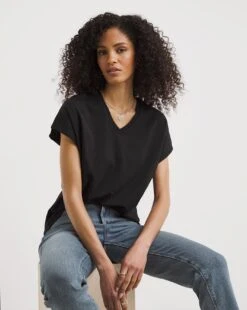 Black Basic V-Neck Short Sleeve T-Shirt| Black